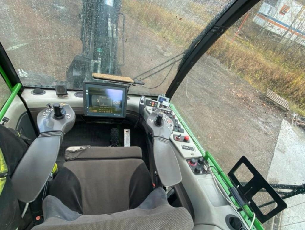 John Deere 1070 D - Συλλεκτική μηχανή - forest harvester: φωτογραφία 4 John Deere 1070 D - Συλλεκτική μηχανή - forest harvester: φωτογραφία 4