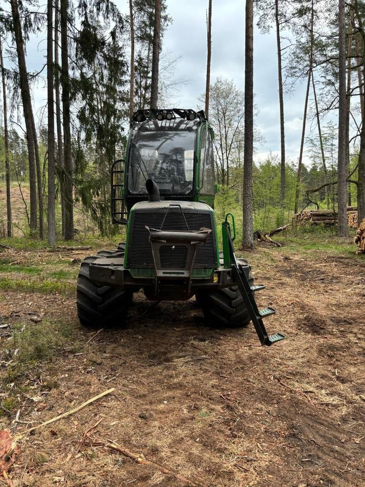 John Deere 810 E - Λαστιχοφόρα προωθητικo - forwarder: φωτογραφία 3 John Deere 810 E - Λαστιχοφόρα προωθητικo - forwarder: φωτογραφία 3