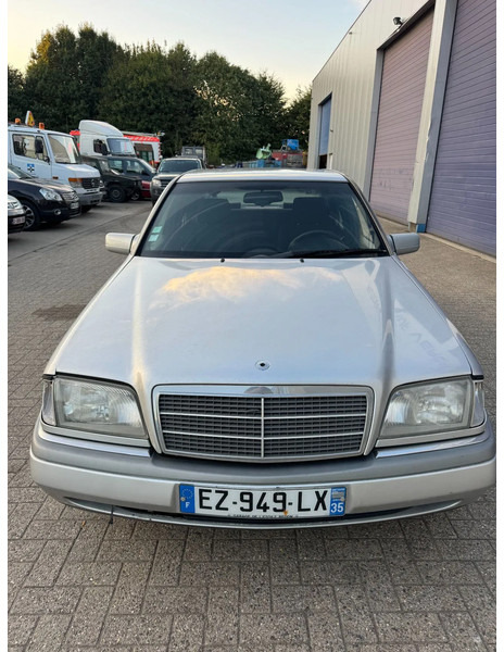 Mercedes-Benz C-Klasse **C180-PETROL-AC** - Λιμουζίνα/ Sedan: φωτογραφία 2 Mercedes-Benz C-Klasse **C180-PETROL-AC** - Λιμουζίνα/ Sedan: φωτογραφία 2