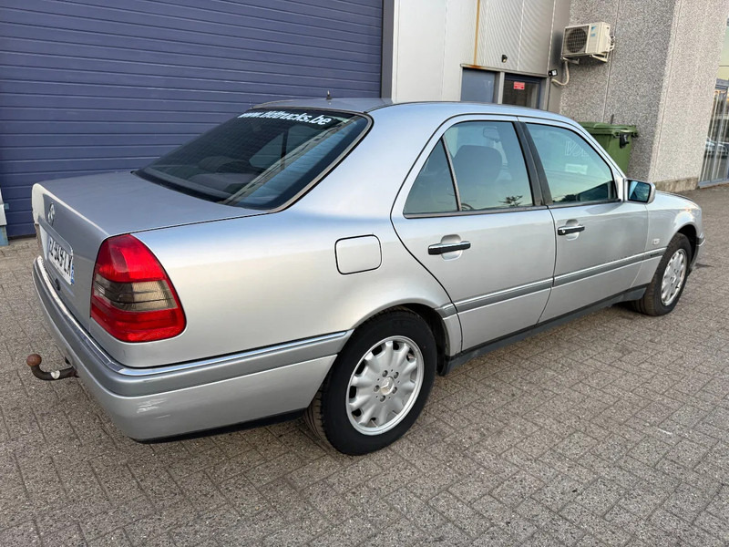 Mercedes-Benz C-Klasse **C180-PETROL-AC** - Λιμουζίνα/ Sedan: φωτογραφία 4 Mercedes-Benz C-Klasse **C180-PETROL-AC** - Λιμουζίνα/ Sedan: φωτογραφία 4