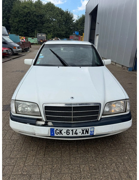 Mercedes-Benz C-Klasse **C250DIESEL** - Λιμουζίνα/ Sedan: φωτογραφία 2 Mercedes-Benz C-Klasse **C250DIESEL** - Λιμουζίνα/ Sedan: φωτογραφία 2