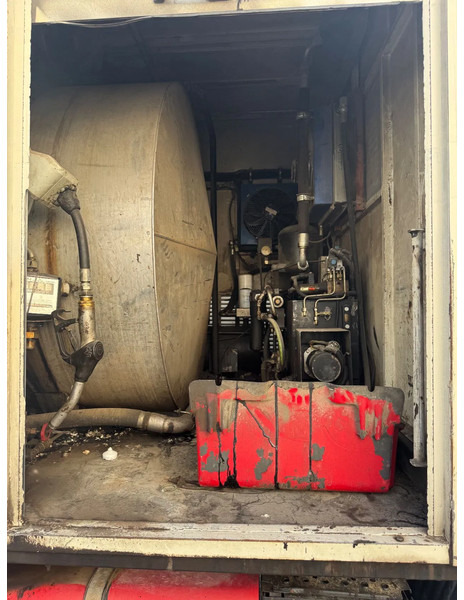 Scania P94-300 **BURTEC BITUM SPRAYER-BELGIAN TRUCK** - Φορτηγό: φωτογραφία 5 Scania P94-300 **BURTEC BITUM SPRAYER-BELGIAN TRUCK** - Φορτηγό: φωτογραφία 5