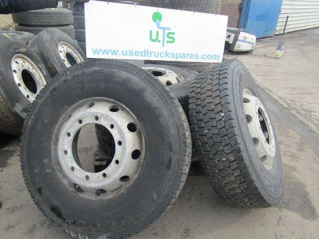 315/80/22.5 ALCOA (4) WITH PIRRELLI DRIVE PATTERN TYRES - Ελαστικό για Φορτηγό: φωτογραφία 2 315/80/22.5 ALCOA (4) WITH PIRRELLI DRIVE PATTERN TYRES - Ελαστικό για Φορτηγό: φωτογραφία 2