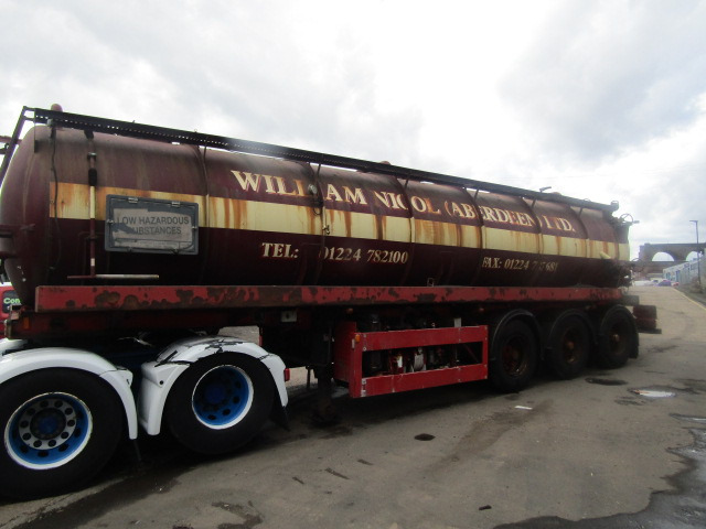 VACUUM TANKER TRAILER TRI AXLE 1996 STEEL TANK FITTED WITH 3CYL PERKINS DONKEY ENGINE - Επικαθήμενο βυτίο: φωτογραφία 4 VACUUM TANKER TRAILER TRI AXLE 1996 STEEL TANK FITTED WITH 3CYL PERKINS DONKEY ENGINE - Επικαθήμενο βυτίο: φωτογραφία 4