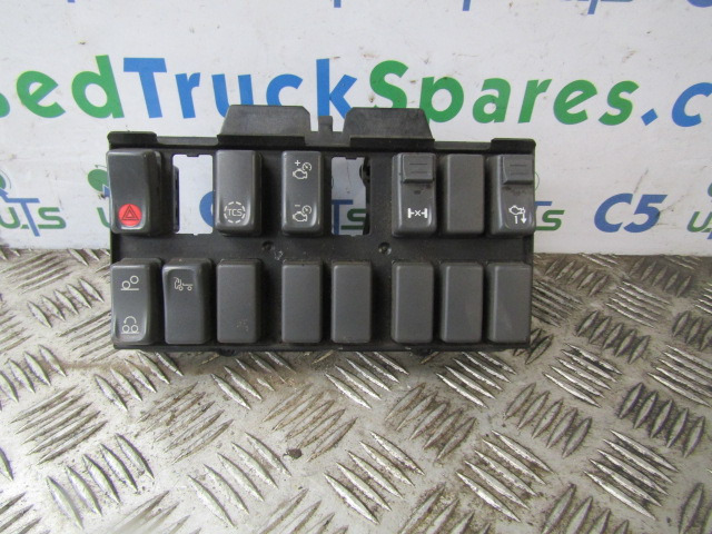 VOLVO FE SWITCH BOARD CLUSTER COMPLETE - Ηλεκτρικό σύστημα για Φορτηγό: φωτογραφία 1 VOLVO FE SWITCH BOARD CLUSTER COMPLETE - Ηλεκτρικό σύστημα για Φορτηγό: φωτογραφία 1