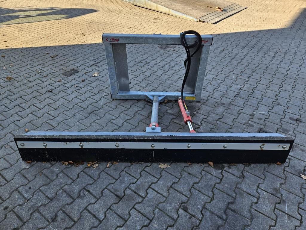 Fliegl Gummi-Schiebeschild - Φορτωτησ για τρακτερ: φωτογραφία 1 Fliegl Gummi-Schiebeschild - Φορτωτησ για τρακτερ: φωτογραφία 1