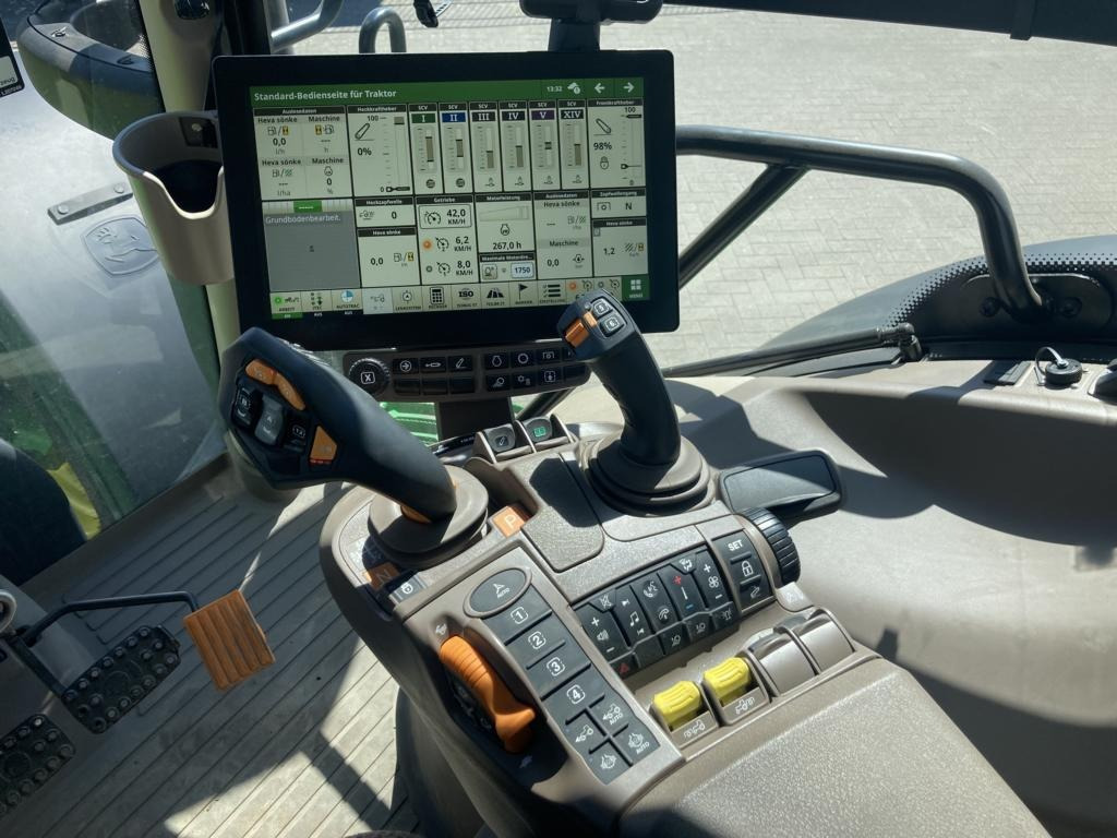 John Deere 6R215 - Τρακτέρ: φωτογραφία 4 John Deere 6R215 - Τρακτέρ: φωτογραφία 4