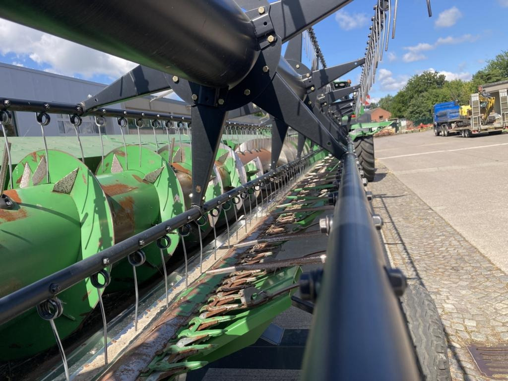 John Deere SCHNEIDWERK 630X - Θεριζοαλωνιστική μηχανή: φωτογραφία 4 John Deere SCHNEIDWERK 630X - Θεριζοαλωνιστική μηχανή: φωτογραφία 4