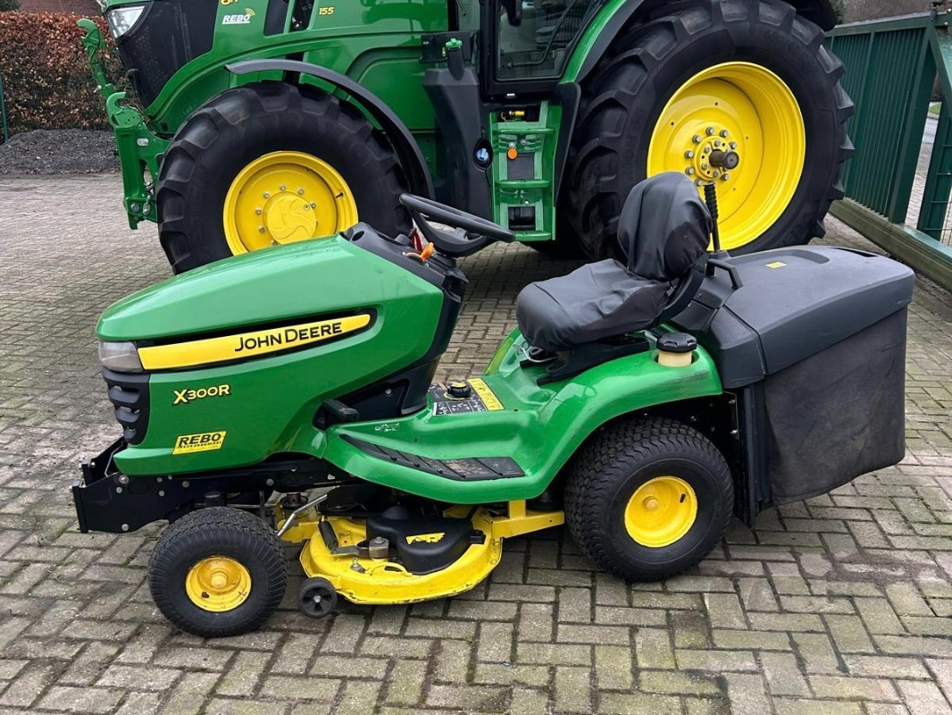 John Deere X305R RASENTRAKTOR (MY11) - Χορτοκοπτικό: φωτογραφία 1 John Deere X305R RASENTRAKTOR (MY11) - Χορτοκοπτικό: φωτογραφία 1