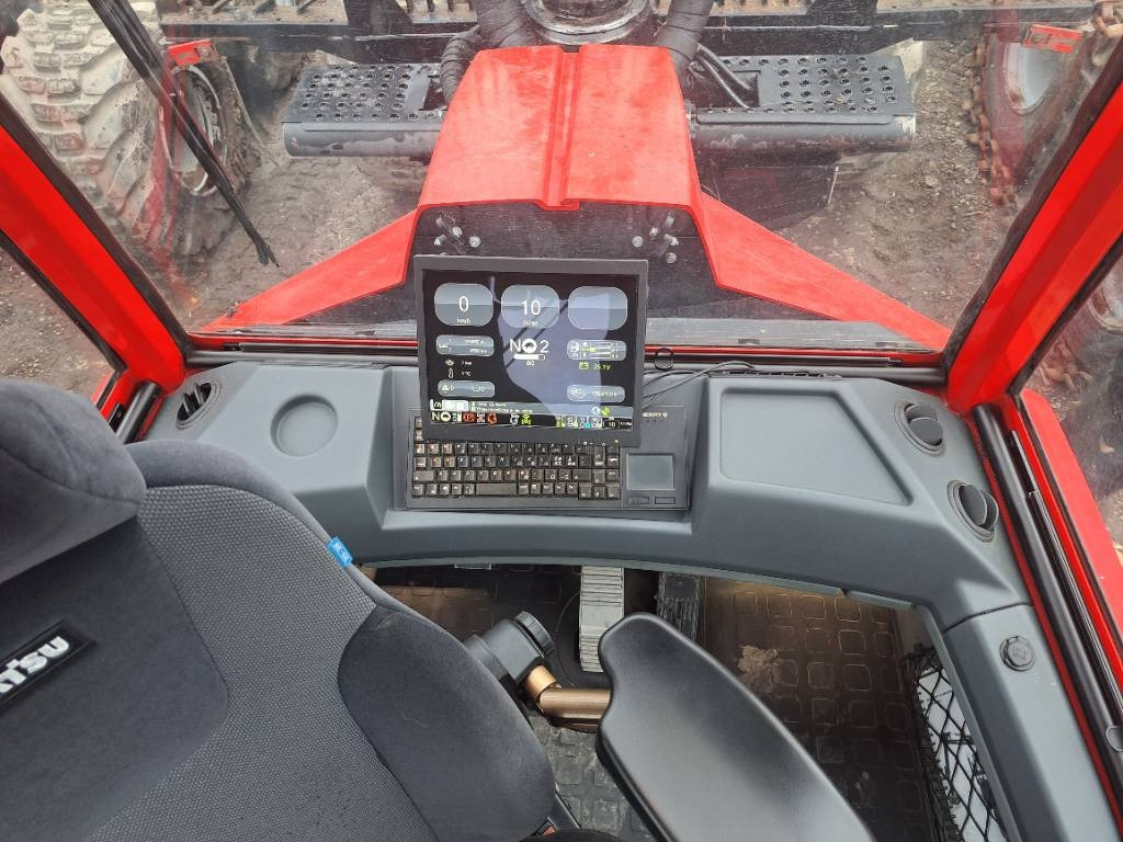 Komatsu 855 - Λαστιχοφόρα προωθητικo - forwarder: φωτογραφία 3 Komatsu 855 - Λαστιχοφόρα προωθητικo - forwarder: φωτογραφία 3