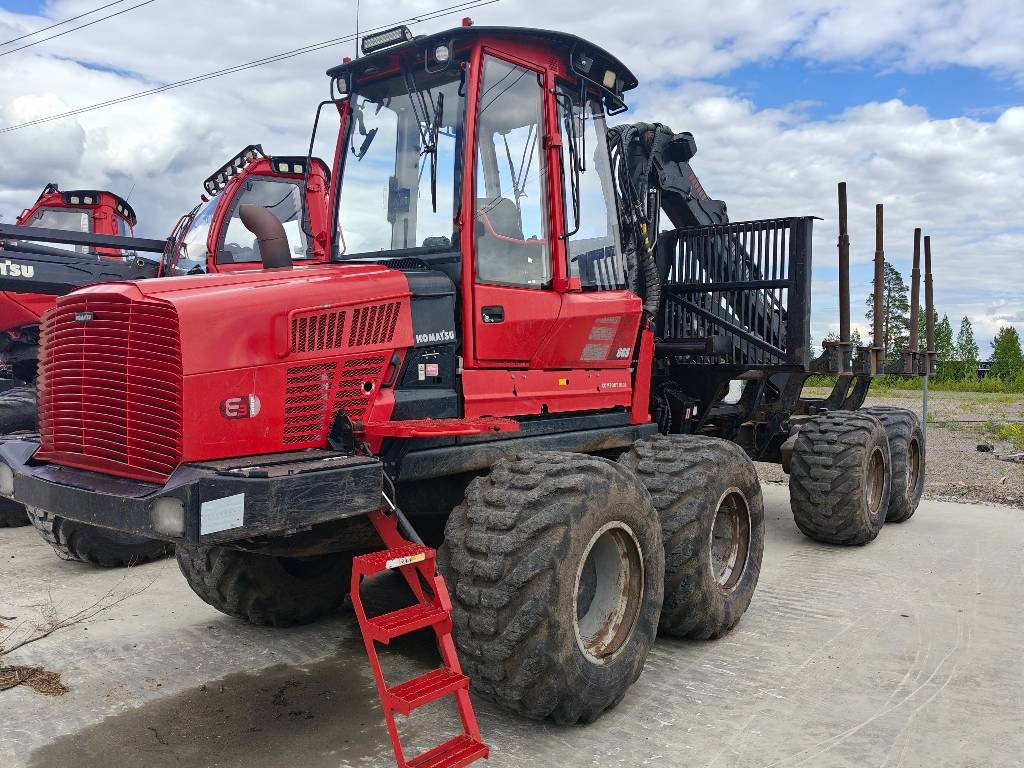 Komatsu 865 - Λαστιχοφόρα προωθητικo - forwarder: φωτογραφία 1 Komatsu 865 - Λαστιχοφόρα προωθητικo - forwarder: φωτογραφία 1