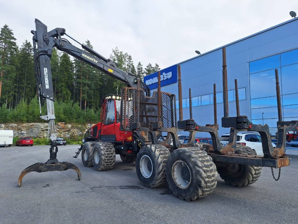 Komatsu 875 - Λαστιχοφόρα προωθητικo - forwarder: φωτογραφία 3 Komatsu 875 - Λαστιχοφόρα προωθητικo - forwarder: φωτογραφία 3