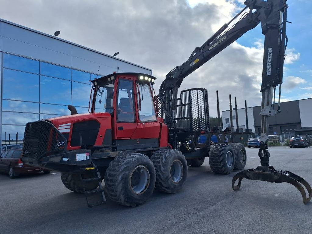 Komatsu 875 - Λαστιχοφόρα προωθητικo - forwarder: φωτογραφία 2 Komatsu 875 - Λαστιχοφόρα προωθητικo - forwarder: φωτογραφία 2