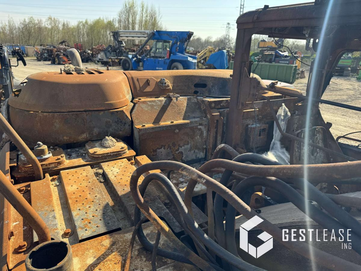 Ερπυστριοφόρος εκσκαφέας Kobelco SK140: φωτογραφία 13 Ερπυστριοφόρος εκσκαφέας Kobelco SK140: φωτογραφία 13