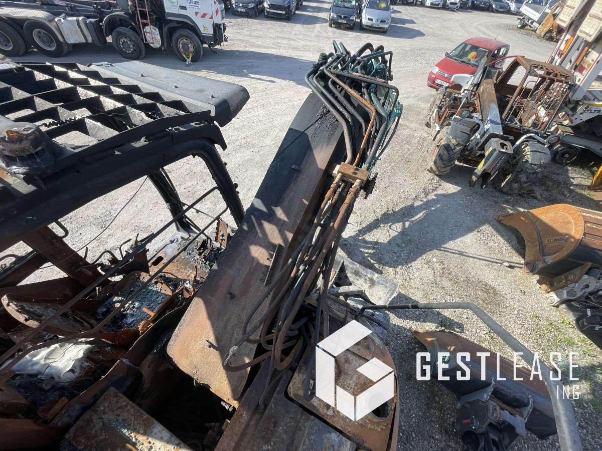 Ερπυστριοφόρος εκσκαφέας Kobelco SK140: φωτογραφία 21 Ερπυστριοφόρος εκσκαφέας Kobelco SK140: φωτογραφία 21