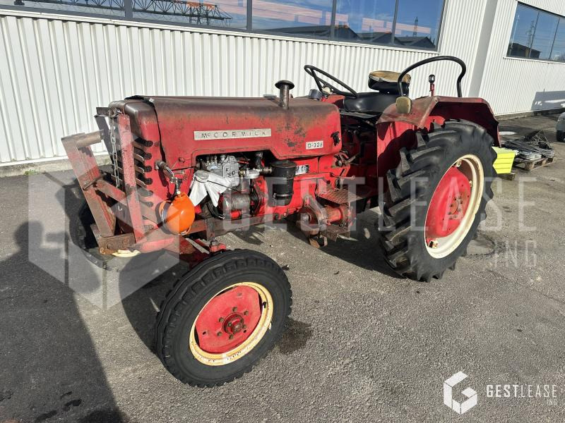Mc Cormick D326 - Τρακτέρ: φωτογραφία 1 Mc Cormick D326 - Τρακτέρ: φωτογραφία 1