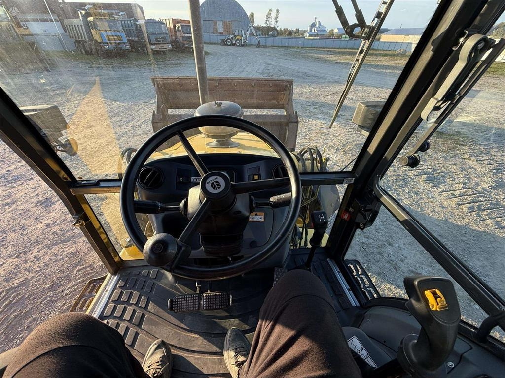 Φορτωτής εκσκαφέας New Holland B 110-4PT , 2 quick couplers: φωτογραφία 9