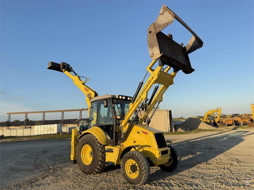 Φορτωτής εκσκαφέας New Holland B 110-4PT , 2 quick couplers: φωτογραφία 7