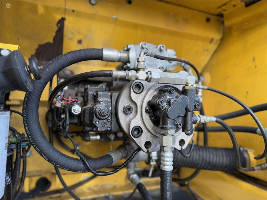 Ερπυστριοφόρος εκσκαφέας New Holland E265B: φωτογραφία 14 Ερπυστριοφόρος εκσκαφέας New Holland E265B: φωτογραφία 14