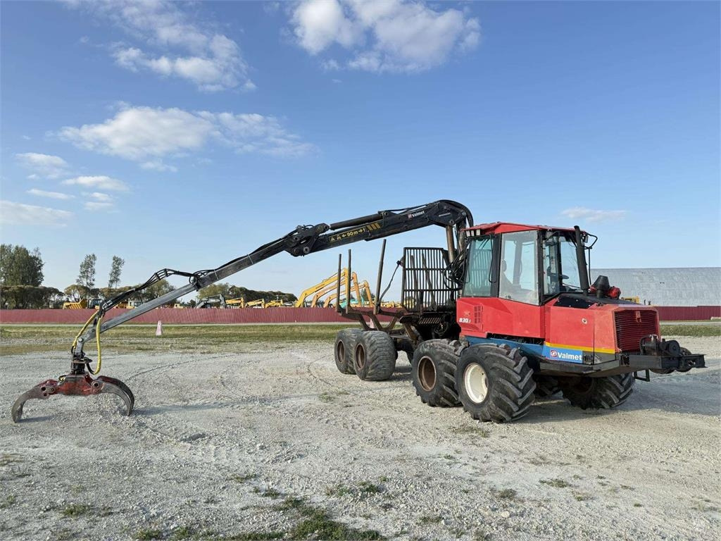 Valmet 830.1 - Λαστιχοφόρα προωθητικo - forwarder: φωτογραφία 2 Valmet 830.1 - Λαστιχοφόρα προωθητικo - forwarder: φωτογραφία 2