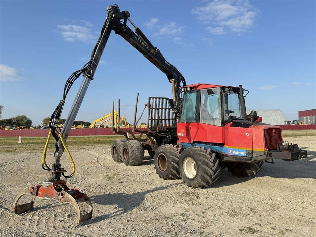 Valmet 830.1 - Λαστιχοφόρα προωθητικo - forwarder: φωτογραφία 1 Valmet 830.1 - Λαστιχοφόρα προωθητικo - forwarder: φωτογραφία 1