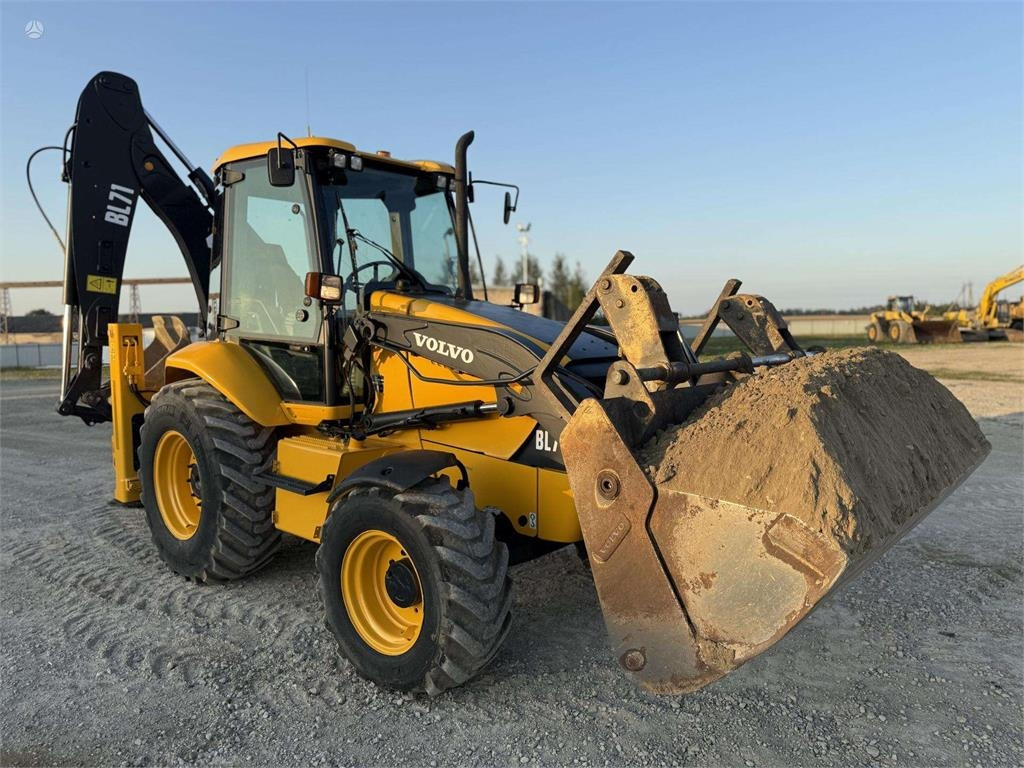 Volvo BL 71 - Φορτωτής εκσκαφέας: φωτογραφία 1 Volvo BL 71 - Φορτωτής εκσκαφέας: φωτογραφία 1