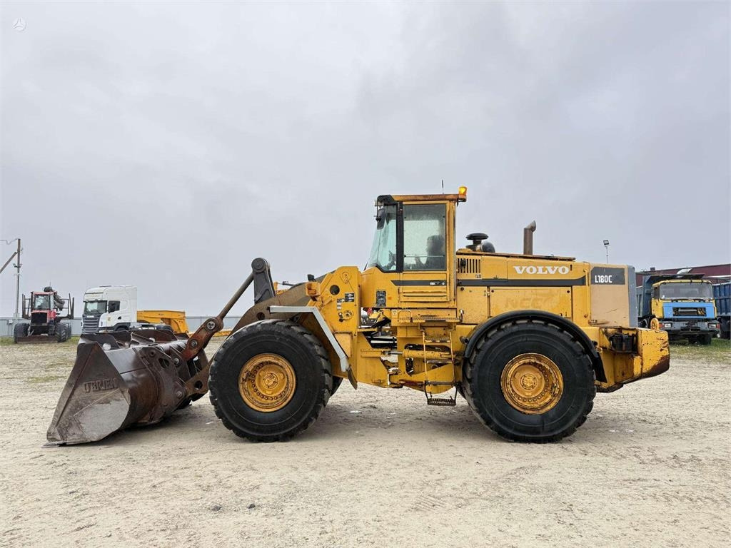 Volvo L180C quick coupler - Ελαστιχοφόρος φορτωτής: φωτογραφία 2 Volvo L180C quick coupler - Ελαστιχοφόρος φορτωτής: φωτογραφία 2