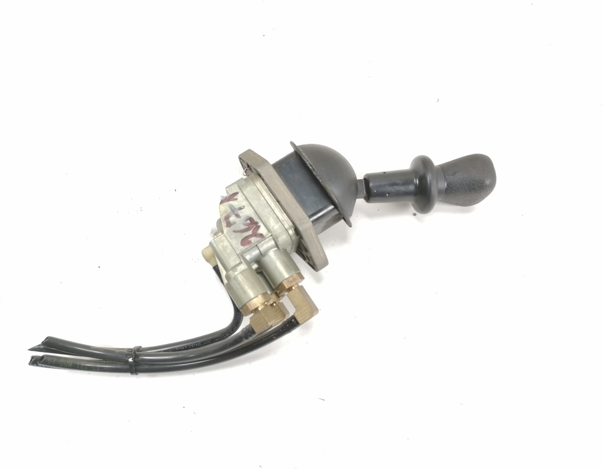 DAF Handbrake control lever 1734006 - Γενικό ανταλλακτικό για Φορτηγό: φωτογραφία 1 DAF Handbrake control lever 1734006 - Γενικό ανταλλακτικό για Φορτηγό: φωτογραφία 1