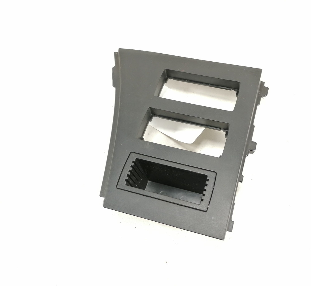 Mercedes-Benz Salongi plastik A9606802607 - Γενικό ανταλλακτικό για Φορτηγό: φωτογραφία 1 Mercedes-Benz Salongi plastik A9606802607 - Γενικό ανταλλακτικό για Φορτηγό: φωτογραφία 1