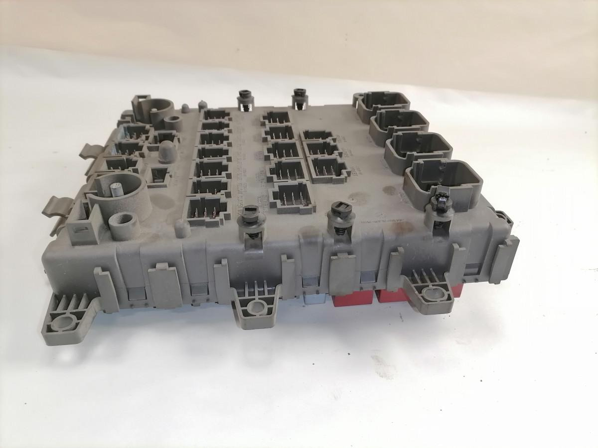 Volvo Central electric unit 5010590677 - Ηλεκτρική ασφάλεια για Φορτηγό: φωτογραφία 3 Volvo Central electric unit 5010590677 - Ηλεκτρική ασφάλεια για Φορτηγό: φωτογραφία 3