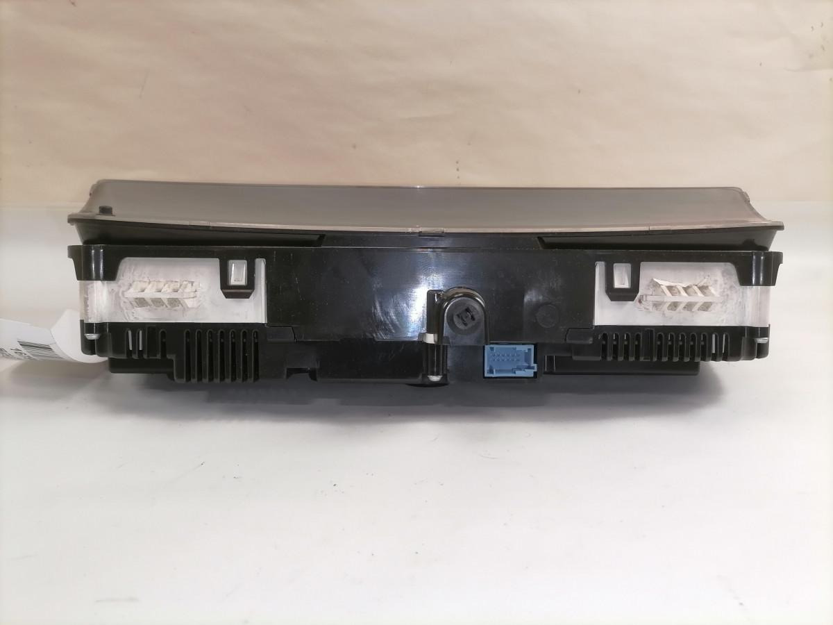 Volvo Dashboard 22038170 - Ταμπλό αυτοκινήτου για Φορτηγό: φωτογραφία 4 Volvo Dashboard 22038170 - Ταμπλό αυτοκινήτου για Φορτηγό: φωτογραφία 4