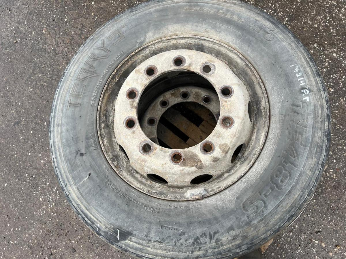 Volvo Rehvid + veljed 315/70R22.5 31570R225 - Ελαστικά και ζάντες για Φορτηγό: φωτογραφία 3 Volvo Rehvid + veljed 315/70R22.5 31570R225 - Ελαστικά και ζάντες για Φορτηγό: φωτογραφία 3
