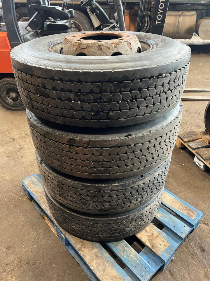 Volvo Sava avant A3 285/70R19.5 28570R195 - Ελαστικά και ζάντες για Φορτηγό: φωτογραφία 2 Volvo Sava avant A3 285/70R19.5 28570R195 - Ελαστικά και ζάντες για Φορτηγό: φωτογραφία 2
