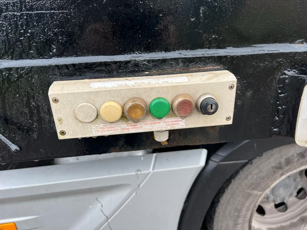 Langendorf Tiefbett mit Rampen Hydraulisch Langendorf Tiefbett mit Rampen Hydraulisch - Επικαθήμενο με χαμηλό δάπεδο: φωτογραφία 5 Langendorf Tiefbett mit Rampen Hydraulisch Langendorf Tiefbett mit Rampen Hydraulisch - Επικαθήμενο με χαμηλό δάπεδο: φωτογραφία 5