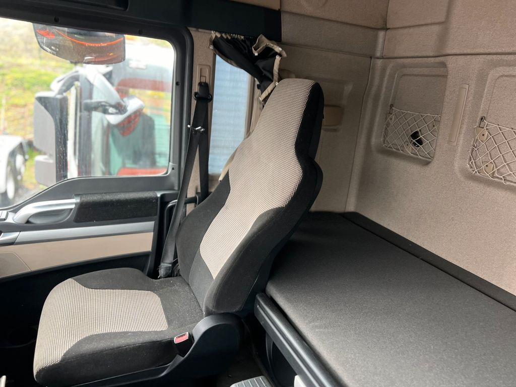 MAN 26.460 6X2 Retarder Klima Navigation guter Zust. - Φορτηγό φόρτωσης γάντζου: φωτογραφία 5 MAN 26.460 6X2 Retarder Klima Navigation guter Zust. - Φορτηγό φόρτωσης γάντζου: φωτογραφία 5