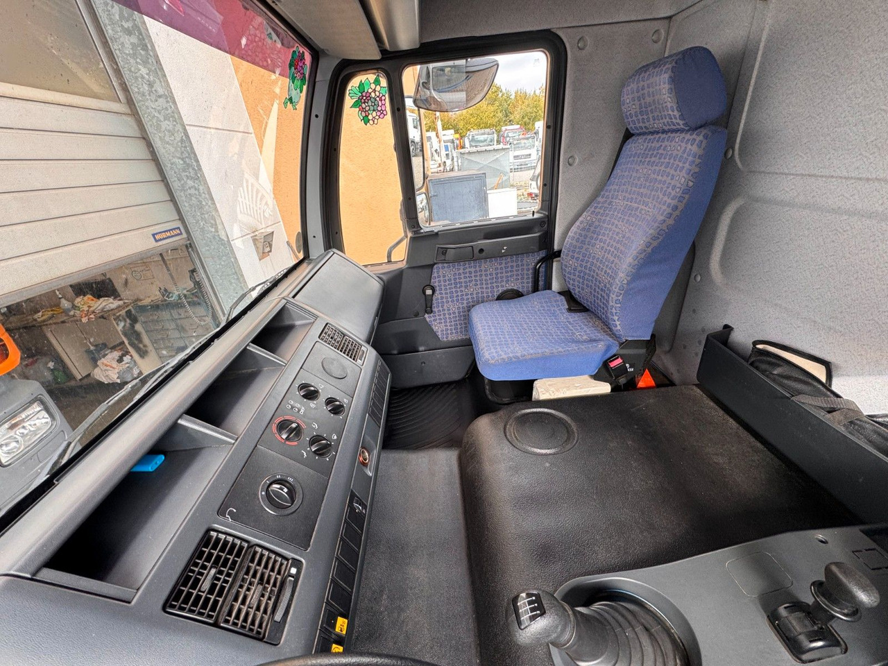 MAN 8.140 4X2 Pritsche Plane Original Km - Επαγγελματικό αυτοκίνητο με μουσαμά: φωτογραφία 4 MAN 8.140 4X2 Pritsche Plane Original Km - Επαγγελματικό αυτοκίνητο με μουσαμά: φωτογραφία 4