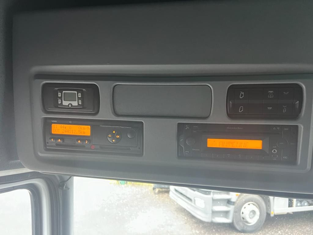 Mercedes-Benz 1324 4X2 Koffer Plane 6 to. Hebebühne Mercedes-Benz 1324 4X2 Koffer Plane 6 to. Hebebühne - Φορτηγό κόφα: φωτογραφία 4 Mercedes-Benz 1324 4X2 Koffer Plane 6 to. Hebebühne Mercedes-Benz 1324 4X2 Koffer Plane 6 to. Hebebühne - Φορτηγό κόφα: φωτογραφία 4