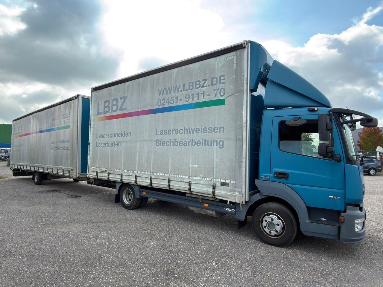 Mercedes-Benz 818 4X2 Pritsche & Plane & Tang Pritsche & Plane Mercedes-Benz 818 4X2 Pritsche & Plane & Tang Pritsche & Plane - Επαγγελματικό αυτοκίνητο με μουσαμά: φωτογραφία 5 Mercedes-Benz 818 4X2 Pritsche & Plane & Tang Pritsche & Plane Mercedes-Benz 818 4X2 Pritsche & Plane & Tang Pritsche & Plane - Επαγγελματικό αυτοκίνητο με μουσαμά: φωτογραφία 5