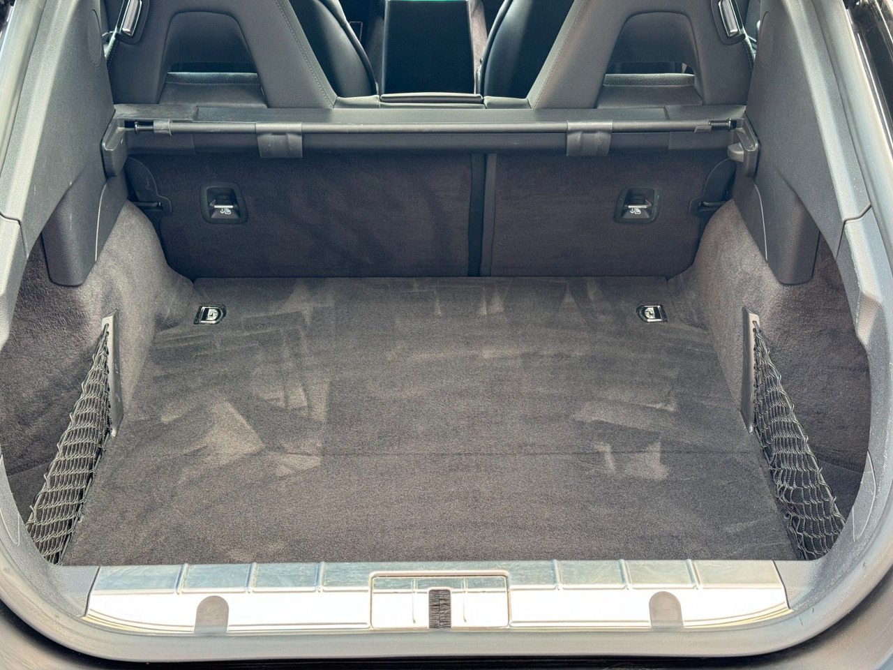 Porsche Diesel Edition 300 PS Kratzer an Kotflügel - Λιμουζίνα/ Sedan: φωτογραφία 5 Porsche Diesel Edition 300 PS Kratzer an Kotflügel - Λιμουζίνα/ Sedan: φωτογραφία 5