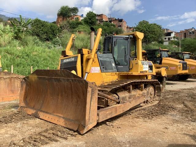 Komatsu D85EX-15 - Μπουλντόζα: φωτογραφία 1 Komatsu D85EX-15 - Μπουλντόζα: φωτογραφία 1