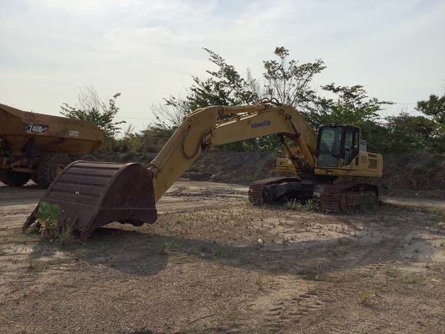 Komatsu PC450-8 - Ερπυστριοφόρος εκσκαφέας: φωτογραφία 1 Komatsu PC450-8 - Ερπυστριοφόρος εκσκαφέας: φωτογραφία 1