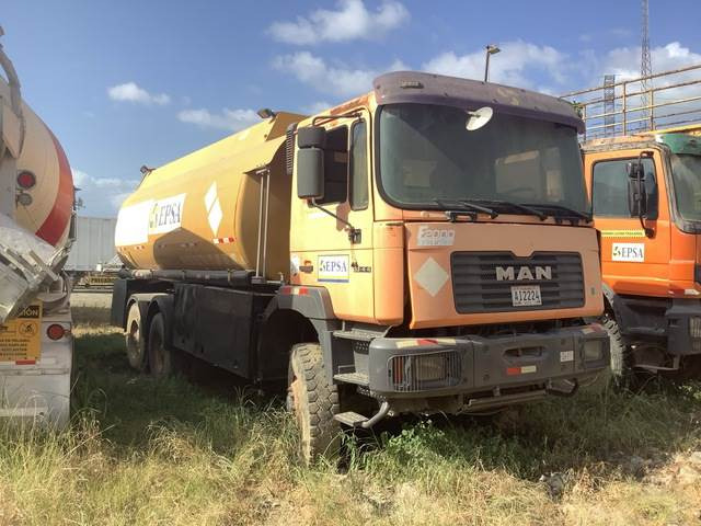 MAN 33.414-V20 - Φορτηγό βυτιοφόρο: φωτογραφία 4 MAN 33.414-V20 - Φορτηγό βυτιοφόρο: φωτογραφία 4
