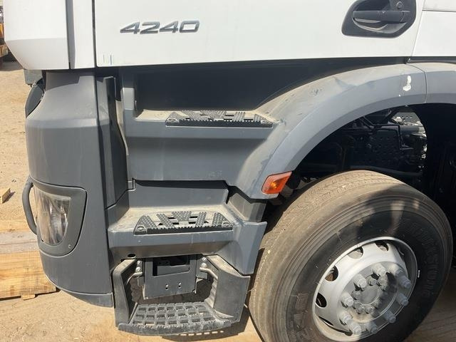 Φορτηγό σασί Mercedes-Benz Arocs 4240: φωτογραφία 10