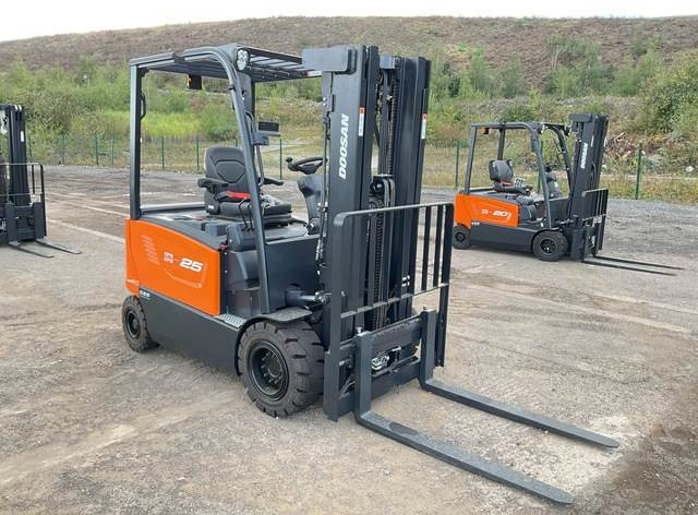 Doosan B25X-7 PLUS - Ηλεκτροκίνητο περονοφόρο: φωτογραφία 4 Doosan B25X-7 PLUS - Ηλεκτροκίνητο περονοφόρο: φωτογραφία 4