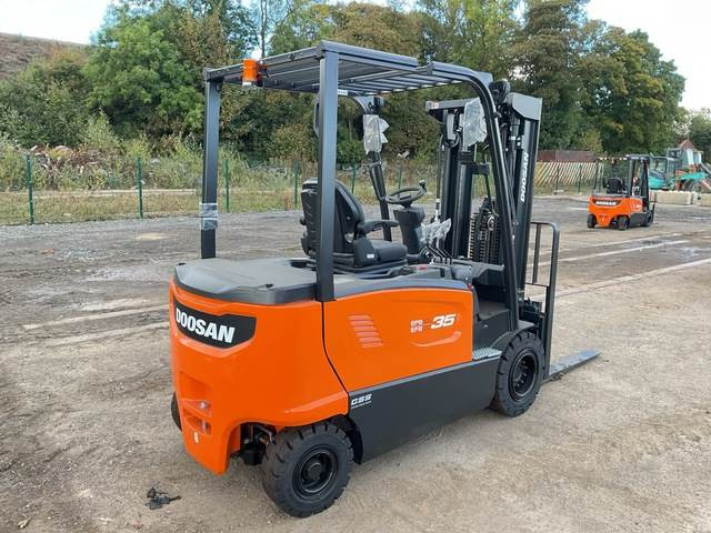 Doosan B35X-7 PLUS - Ηλεκτροκίνητο περονοφόρο: φωτογραφία 3 Doosan B35X-7 PLUS - Ηλεκτροκίνητο περονοφόρο: φωτογραφία 3