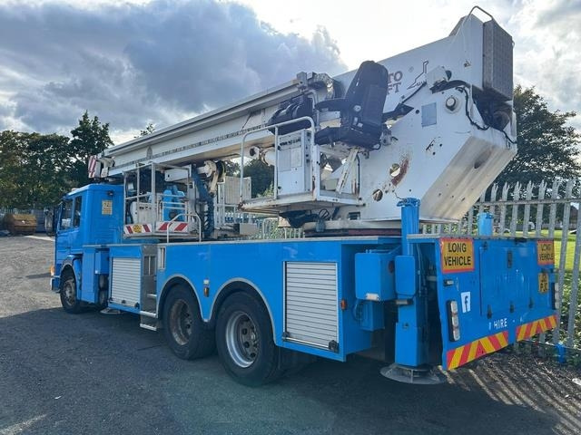 Scania P113ML - Φορτηγό με εναέρια πλατφόρμα: φωτογραφία 2 Scania P113ML - Φορτηγό με εναέρια πλατφόρμα: φωτογραφία 2