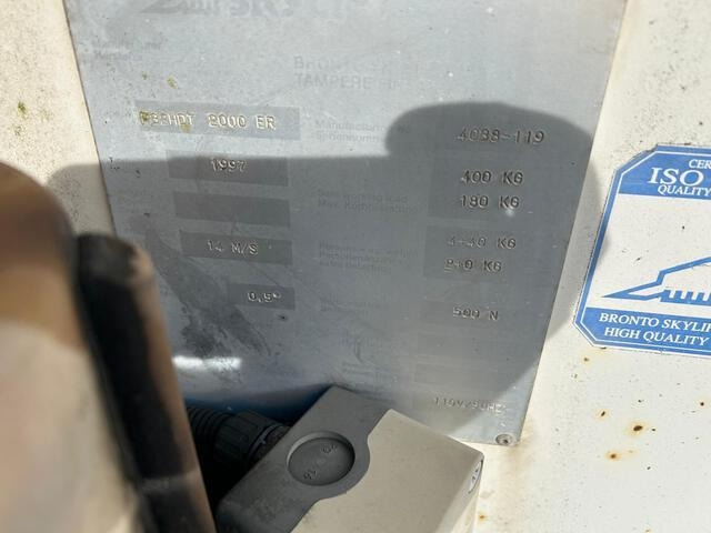 Volvo - Φορτηγό με γερανό: φωτογραφία 5 Volvo - Φορτηγό με γερανό: φωτογραφία 5