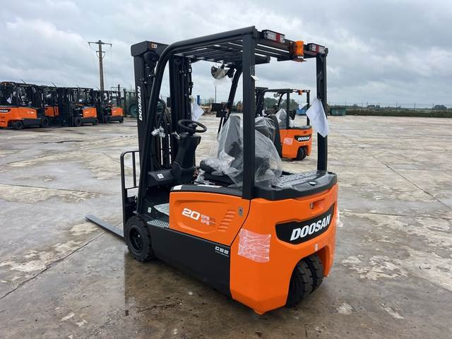 Doosan B20T-7 PLUS - Ηλεκτροκίνητο περονοφόρο: φωτογραφία 2 Doosan B20T-7 PLUS - Ηλεκτροκίνητο περονοφόρο: φωτογραφία 2