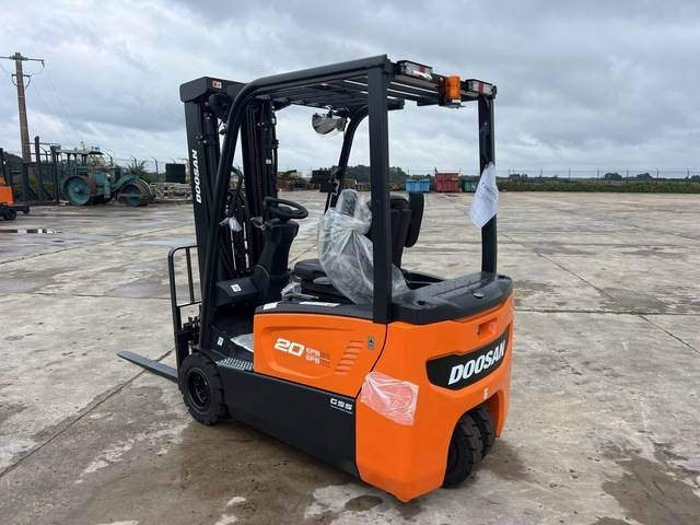 Doosan B20T-7 PLUS - Ηλεκτροκίνητο περονοφόρο: φωτογραφία 2 Doosan B20T-7 PLUS - Ηλεκτροκίνητο περονοφόρο: φωτογραφία 2