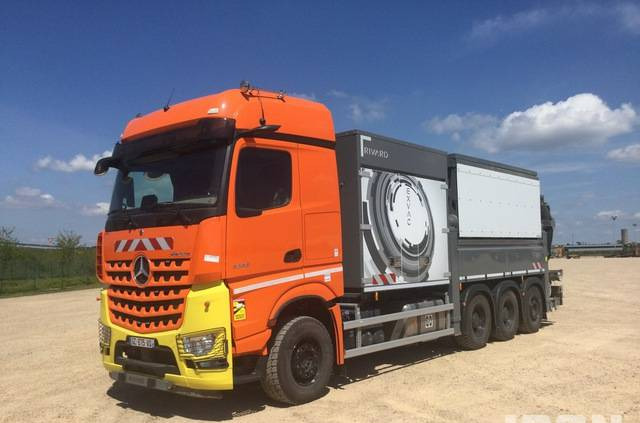 Rivard - Mercedes-Benz EXVAC - Arocs 3253 8x4 - Όχημα εκκένωσης βόθρων: φωτογραφία 1 Rivard - Mercedes-Benz EXVAC - Arocs 3253 8x4 - Όχημα εκκένωσης βόθρων: φωτογραφία 1